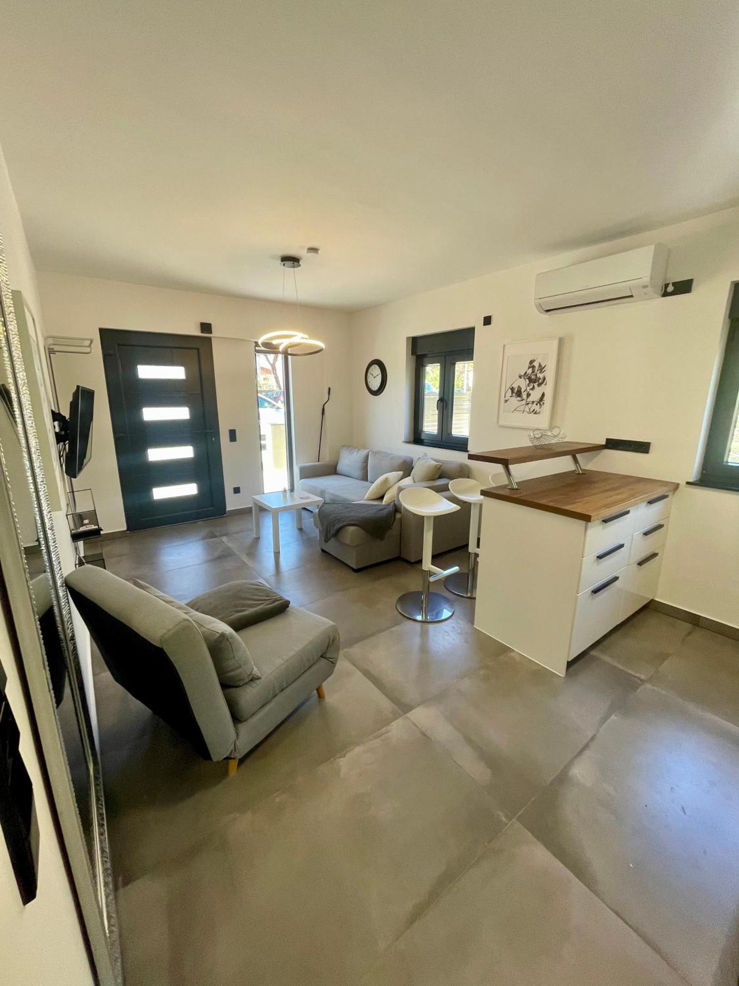 Enna Apartment C Perfect Location 梅杜林 外观 照片