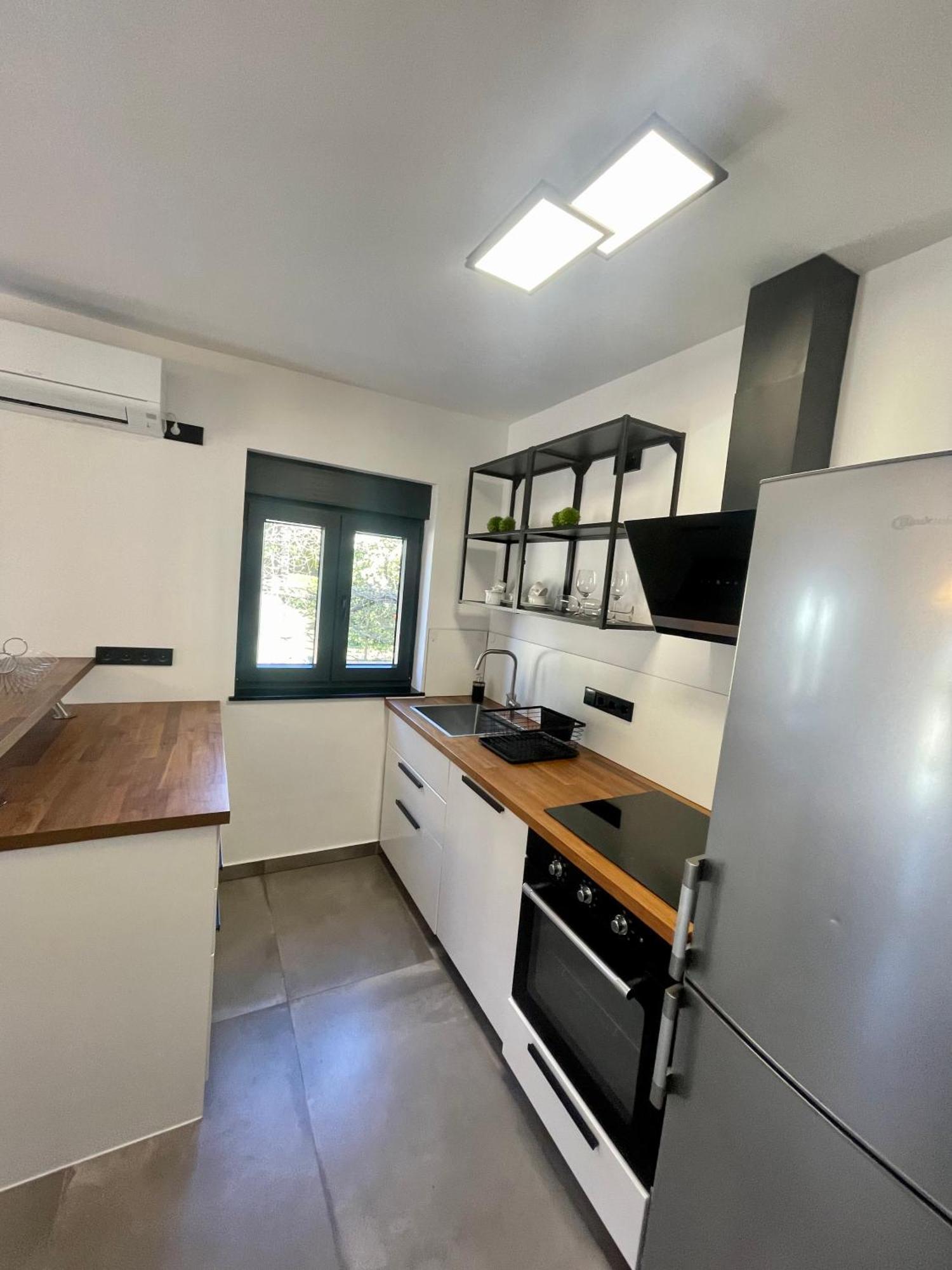Enna Apartment C Perfect Location 梅杜林 外观 照片